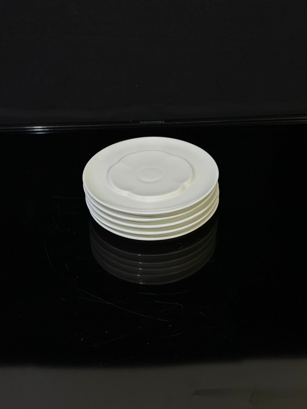 Luxury circle White Porcelain Plate  styl8