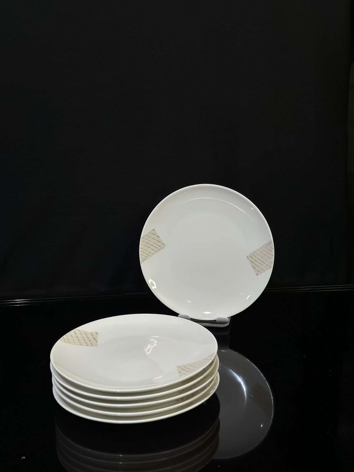 Stylish 7-Inch Porcelain Side Plate