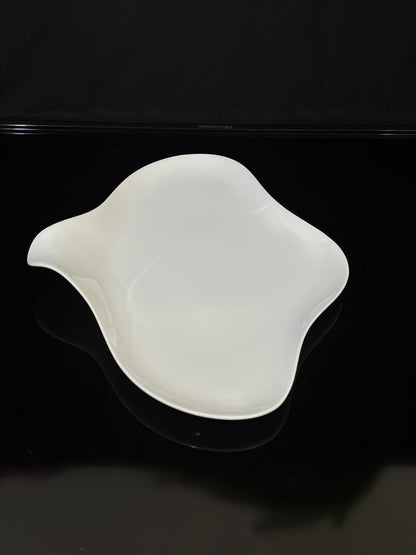 Stylish Oval Bright White Porcelain Serving Plate