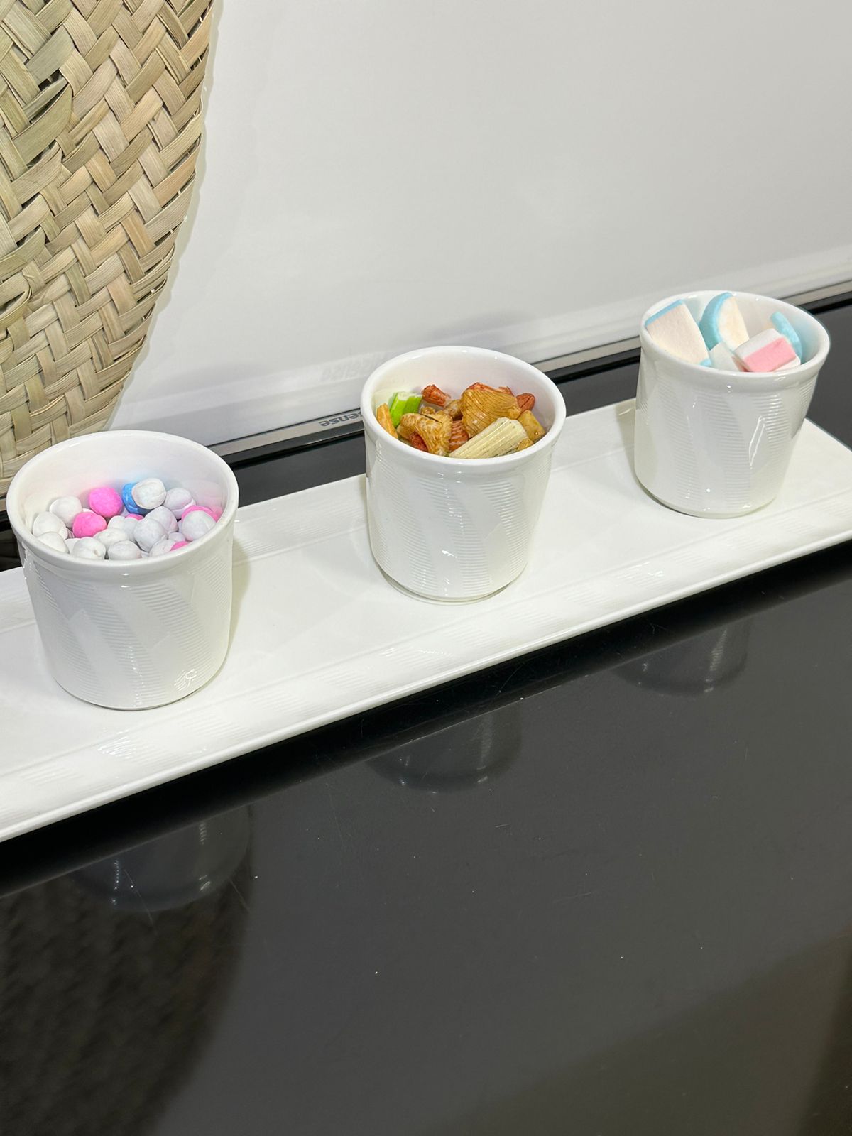 4pcs Luxury Porcelain Cups with Tray