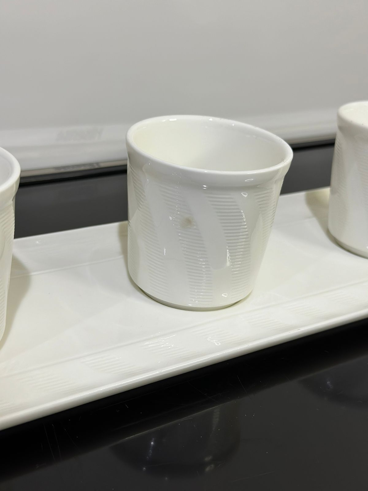 4pcs Luxury Porcelain Cups with Tray