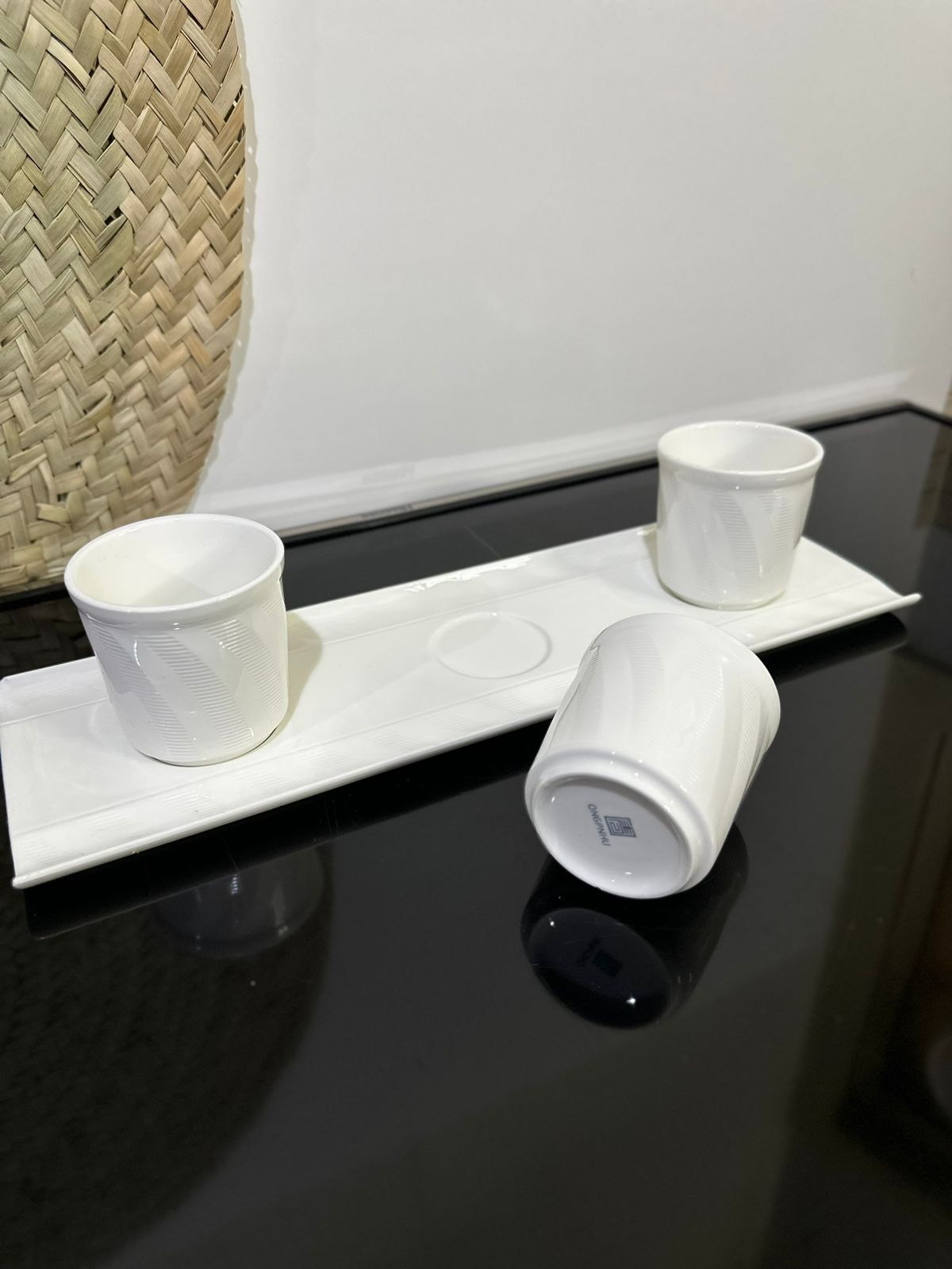 4pcs Luxury Porcelain Cups with Tray