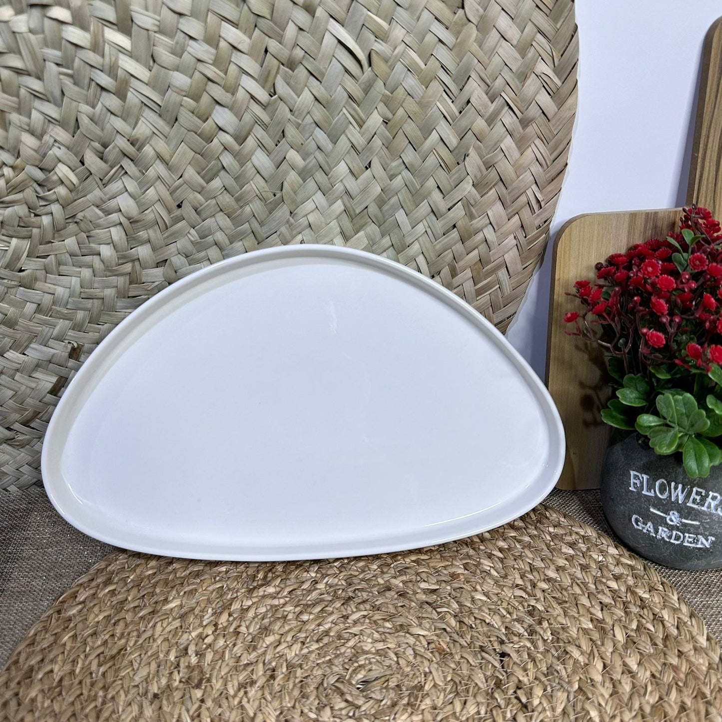 Luxury Large Porcelain triangular dish plate