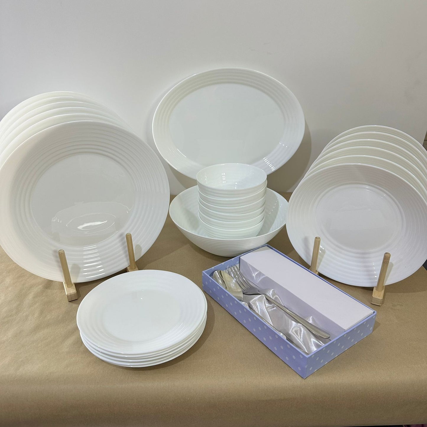 38pcs Opal Dinnerware & Premium Cutlery Set styl2