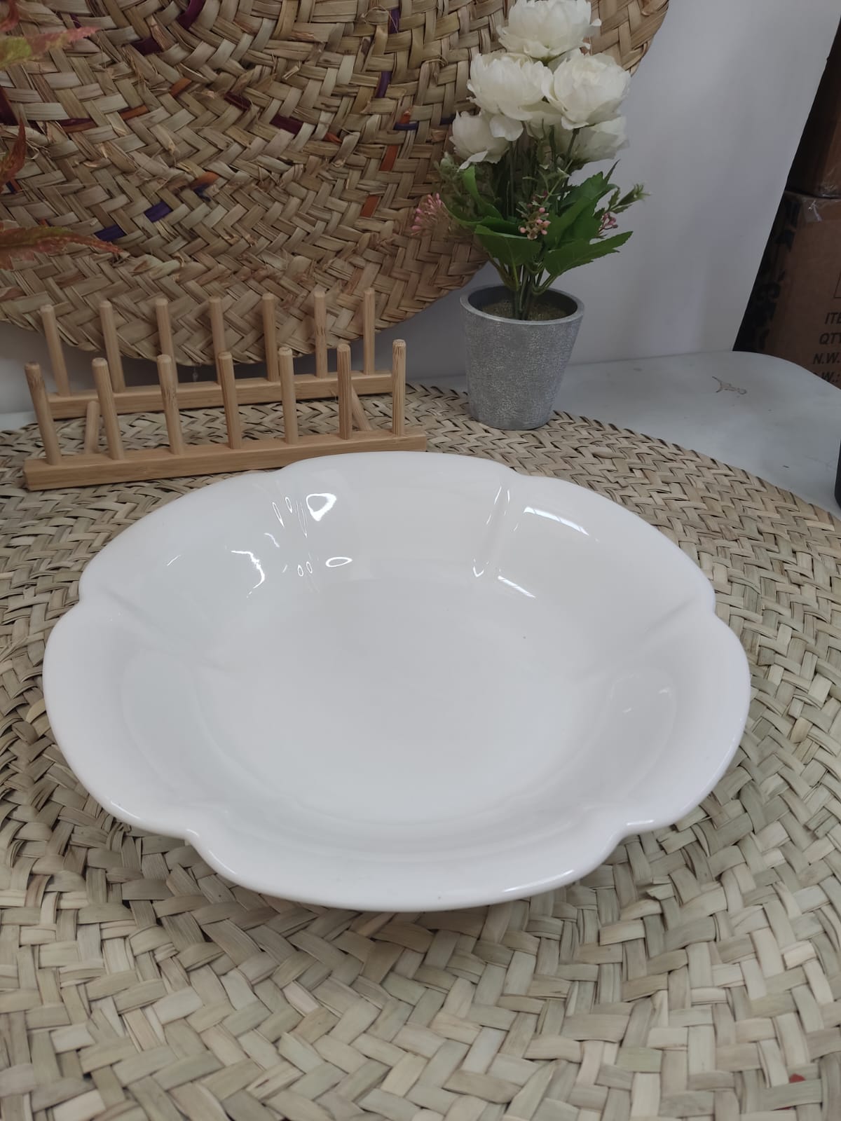 Spacious Ceramic Serving Dish Bowl styl1